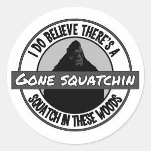 円-行ったSquatchin -これらの森のSquatch ラウンドシール