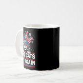 再び猫を安全にするおもしろい猫好きUsa国旗 コーヒーマグカップ (正面左)