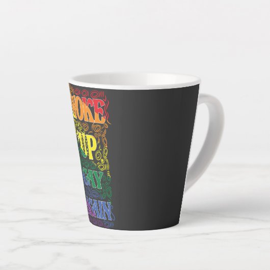 再び目覚めたゲイおもしろい- LGBTQ+プライド カフェラテマグ (右アングル)