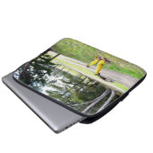 再失ったび庭で ラップトップスリーブ (正面下部)