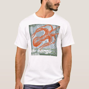 再度の上でねじられる Tシャツ
