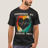 再生部品を使用したハート移植生存 Tシャツ (正面)