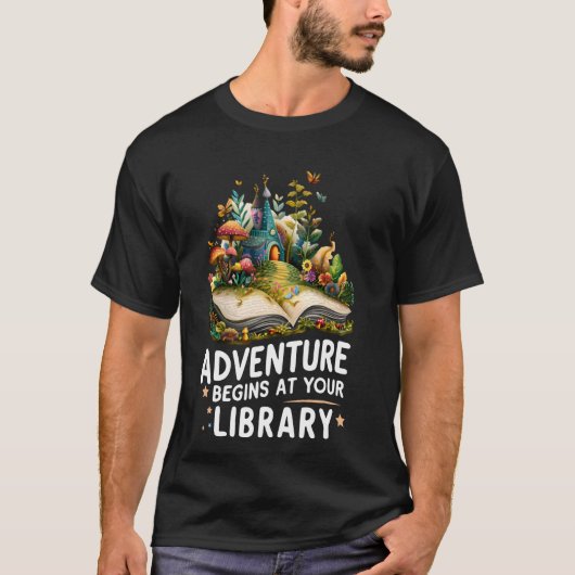冒険おもしろいは図書館の本から読始まる Tシャツ (正面)