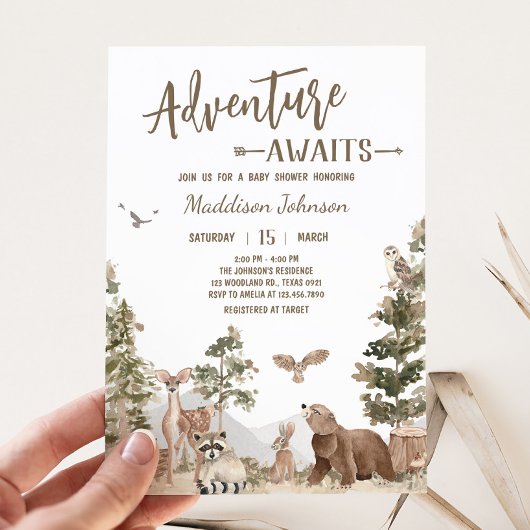 冒険がウッドランド動物の赤ちゃんシャワーを待つ 招待状