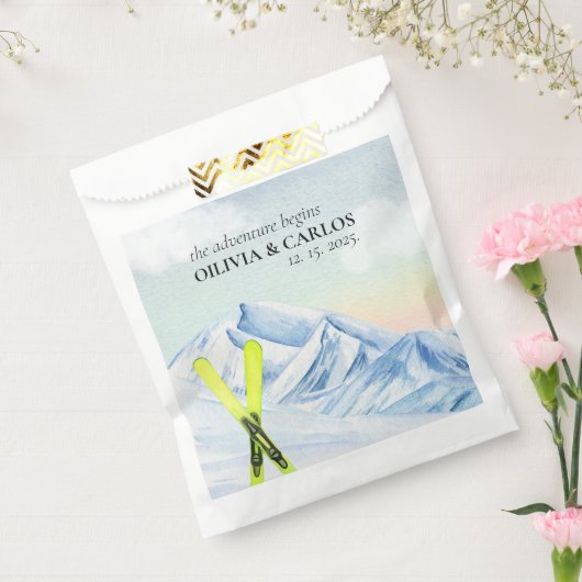 冒険がスキー山の冬の結婚式を開始 フェイバーバッグ (封をした状態)