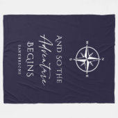 冒険がダークブルーパーソナライズされたに始まる フリースブランケット (正面(横))