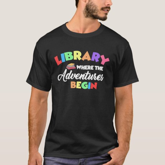 冒険が図書館本を始める図書館2 Tシャツ (正面)