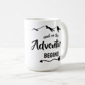 冒険が始まるトレンディー白黒 コーヒーマグカップ (正面右)