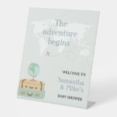 冒険が始まるワールドマップトラベルベビーシャワー 台座サイン (正面)
