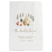 冒険が始まる動物キャンプ赤ちゃんシャワー ミディアムペーパーバッグ (裏面)