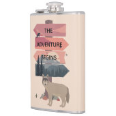 冒険が始まる旅行標識の後の荒野 フラスク (左)