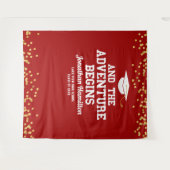 冒険が始まる 赤と金の卒業パーティー 背景 タペストリー (正面(横))