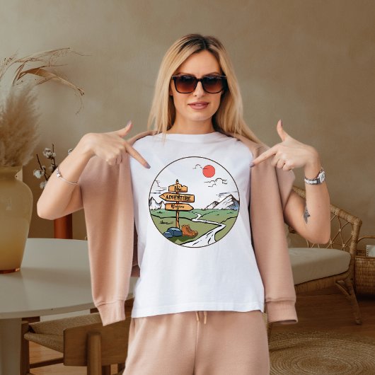 冒険が始まる Tシャツ