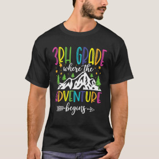 冒険が学校に戻る3年生 Tシャツ
