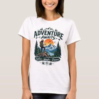 冒険が待っている山のハイキングアウトドアTシャツ Tシャツ