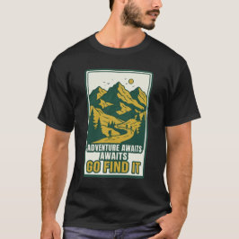 冒険が待っている 見つけに行こう 山 ハイキング アウトドア Tシャツ