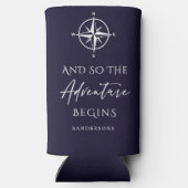 冒険が濃い青で始まるパーソナライズされた スリム缶クーラー (裏面)