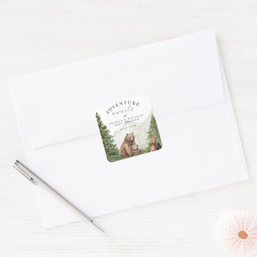 冒険が赤ちゃん男女兼用のシャワーを待つ スクエアシール (封筒)