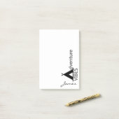 冒険の感情のエレガントなキャンプテントのロゴは名前を加えます ポストイット (デスク上)