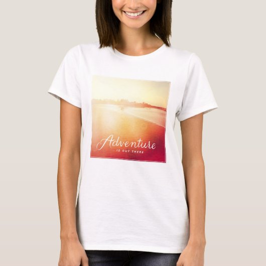 冒険はそこにあります Tシャツ (正面)