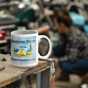 冒険はキャンプ屋外の恋人の水の色を待っている コーヒーマグカップ