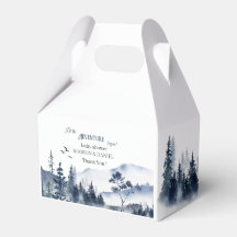 冒険は素朴な森のモンテーションウォーターコロを待っている