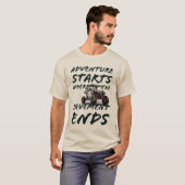 冒険は舗装がUTVグラフィックを終了する場所である Tシャツ (正面フル)