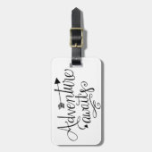 冒険は荷物のラベルを待ちます ラゲッジタグ (正面縦)