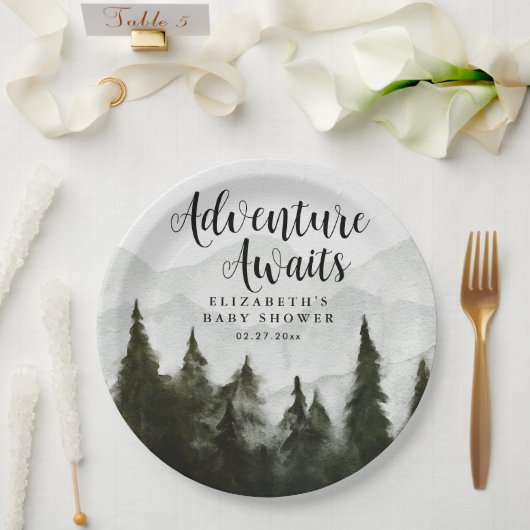 冒険は霧の山々赤ちゃんシャワーを待つ ペーパープレート (ウェディング)