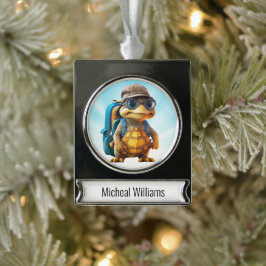 冒険好きで可愛い亀にリュックサックを シルバープレートバナーオーナメント