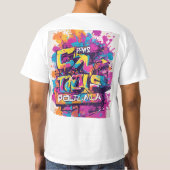 「冒険好きなサンタTシャツ – Sのクリスマススピリット Tシャツ (裏面)