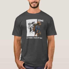冒険好きなダックスフントのハイカー 家は私のパックがいる所 Tシャツ