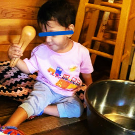 冒険好きな子供 – おもしろい ベビーTシャツ