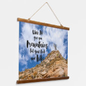 冒険好き 吊り下げ型タペストリー (傾斜あり)