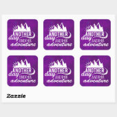 冒険引用文 – 山々の背景 スクエアシール (シート)