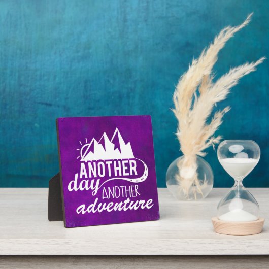 冒険引用文 – 山々の背景 フォトプラーク (インサイチュ)