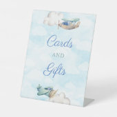 冒険旅行テーマベビーシャワーカードとギフト 台座サイン (正面)