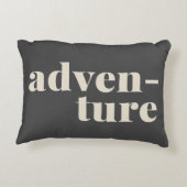 冒険 |トラベシンプルル感動的引用文グレー アクセントクッション (裏面)