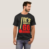 冗談の配管工を倒そうとしていおもしろいる Tシャツ (正面フル)