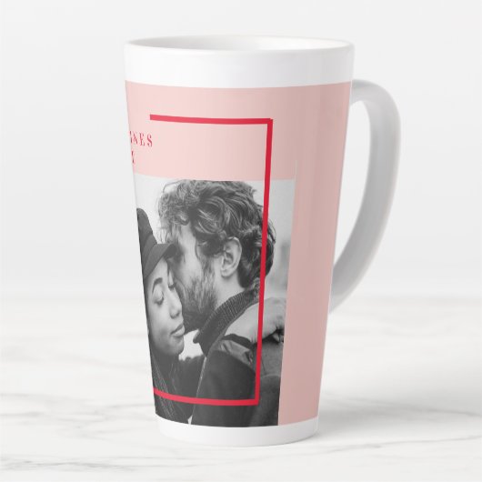 写モダン真 |赤とピンクのハッピーバレンタインデー カフェラテマグ (右アングル)