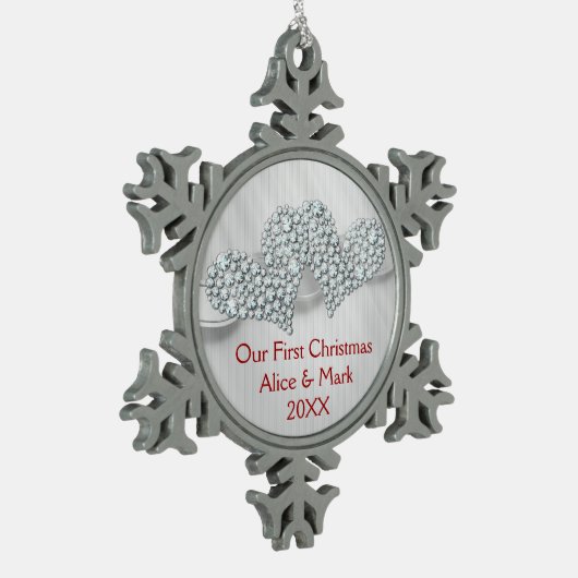 写実的なダイヤモンドのハート|私達の初めてのクリスマス スノーフレークピューターオーナメント (左)