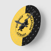 写実的なハリー・ポッターシリーズ| HUFFLEPUFF™の家の特性 ラウンド壁時計 (傾斜)