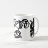 写実的な4匹のヘビ コーヒーマグカップ (正面右)