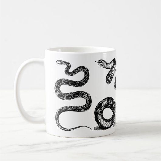 写実的な4匹のヘビ コーヒーマグカップ (左)
