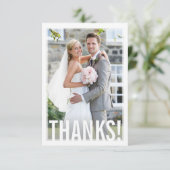 写真ありがとう 現代風 太字 白色オーバーレイ サンキューカード (スタンド正面)