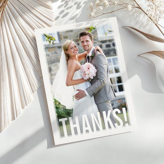 写真ありがとう 現代風 太字 白色 オーバーレイ サンキューカード