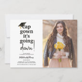 写真おもしろいキャップガウン卒業式に行く 招待状 (正面)