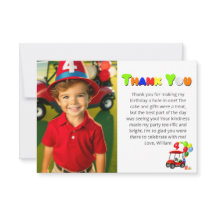 写真かわいい4thバースデーレッドゴルフカート少年