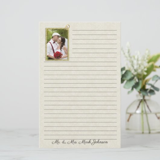 写真が並ぶクリーム・ダマスクの結婚式 便箋 (スタンド正面)