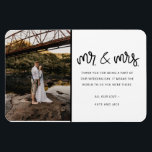 写真さん及びミセス・結婚ありがとう マグネット<br><div class="desc">「ミスター・アンド・ミセス」のデザイン結婚の写真を使って感謝していいたお気に入りのあなたのマグ結婚ネットの写真。あなたの家族と友達にあなたのお祝いの一部であることのあなたの感謝を示す結婚あなたの磁石の写真とカスタマイズ、それは何年も思い出に残るキープサケ感謝していー。</div>